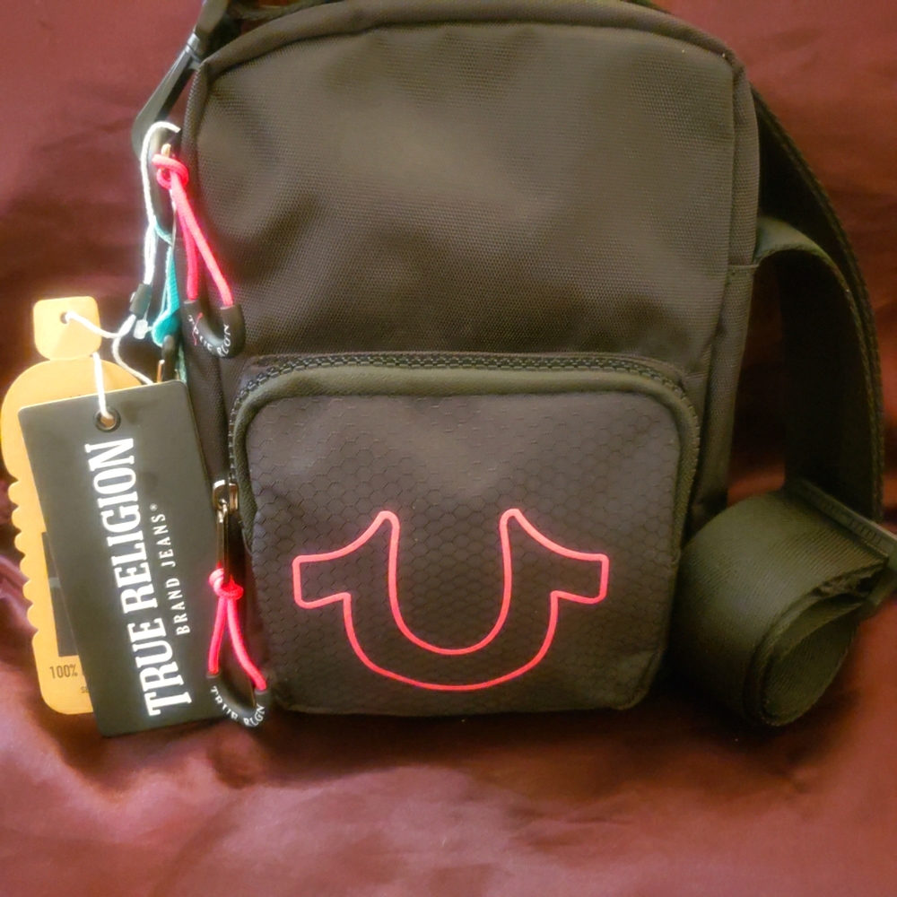 TRUE RELIGION bag.
